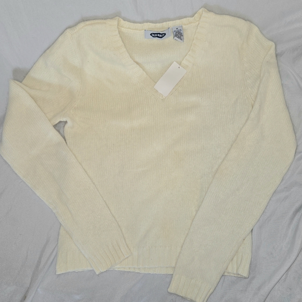 Old Navy Women's Cream Angora Blend Cozy  V-Neck Sweater - Picture 2 of 5